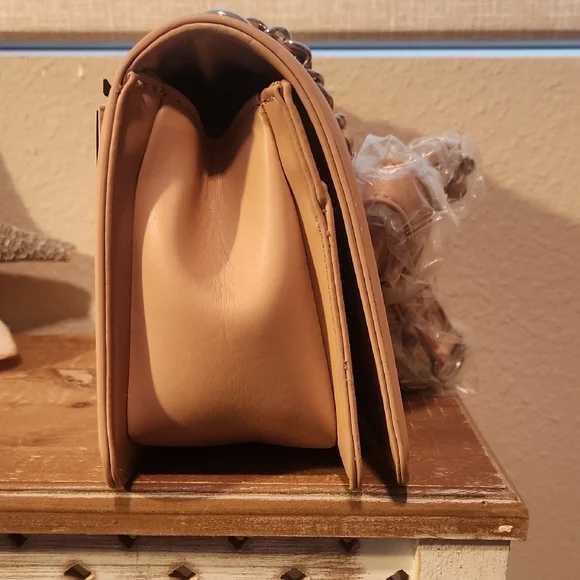 Nwt- Elegant Pink Badgley Mischka Vegan Leather Quilted Crossbody Shoulder Bag - Picture 12 of 12